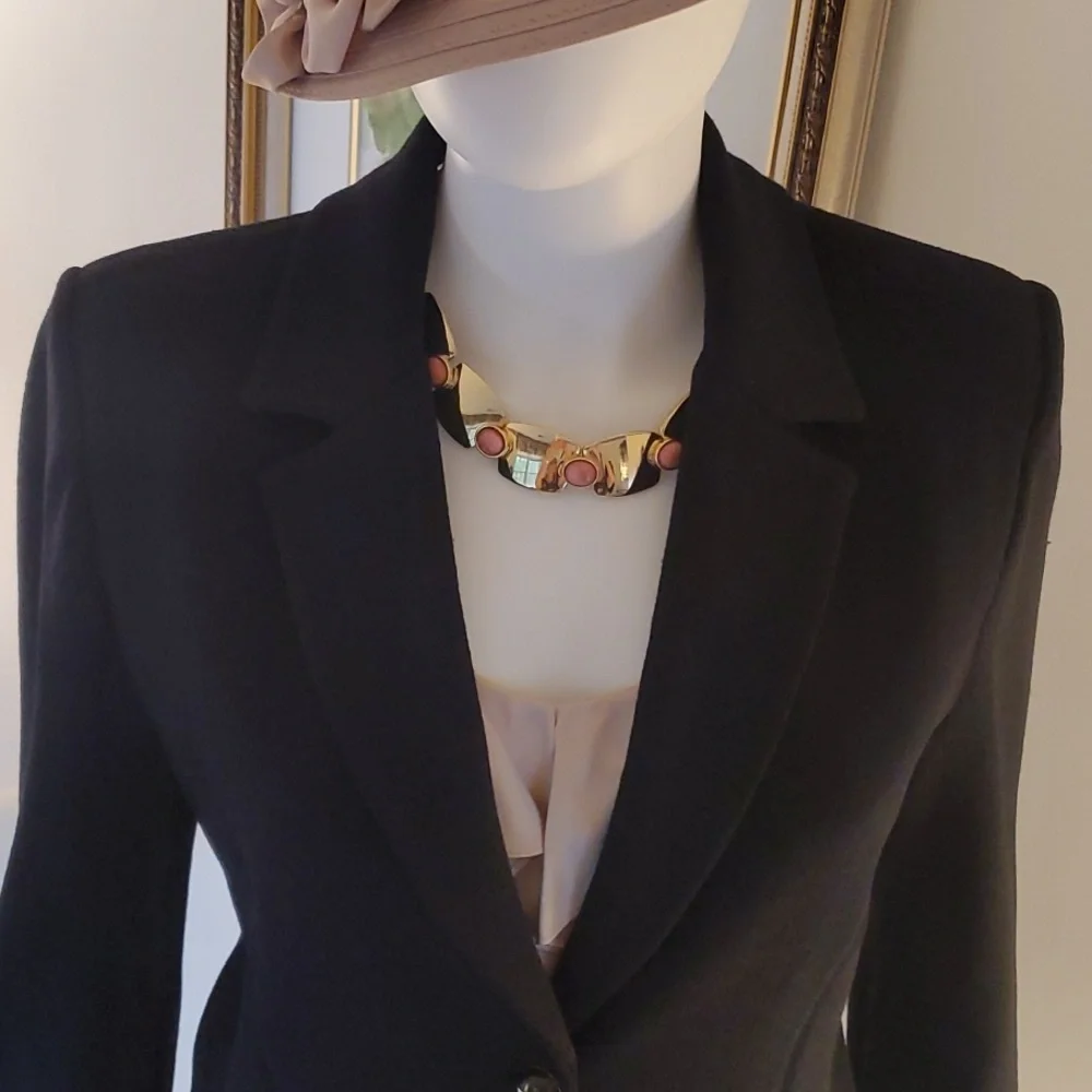 St. John Basics 2-Button Black Blazer in Classic Santana Knit, Size 8 - Picture 2 of 12